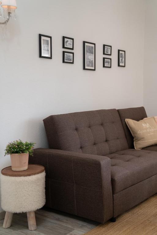 Queens Castle room 3