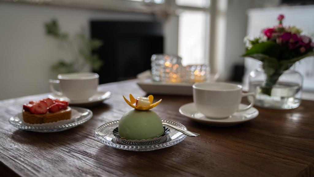 Queens Castle room 6